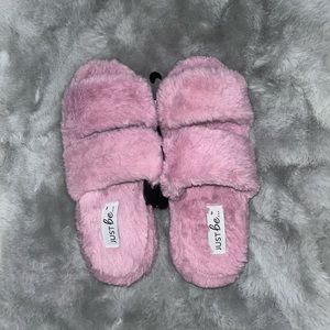 Women’s fur slippers